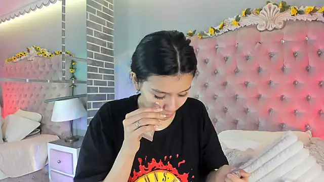 TanyaBello online show from 04-19-26, 05:19