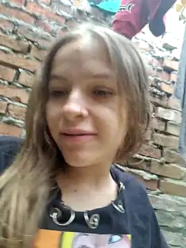 Snapshot of bambiluly chatting on 10-29-25, 01:54 bambiluly online show from 10-29-25, 01:54