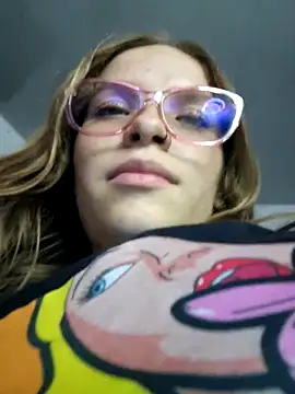 Snapshot of bambiluly chatting on 10-28-25, 11:25 bambiluly online show from 10-28-25, 11:25