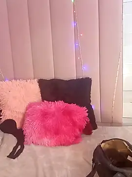 Snapshot of petite_coral chatting on 02-06-26, 03:35 petite coral online show from 02-06-26, 03:35