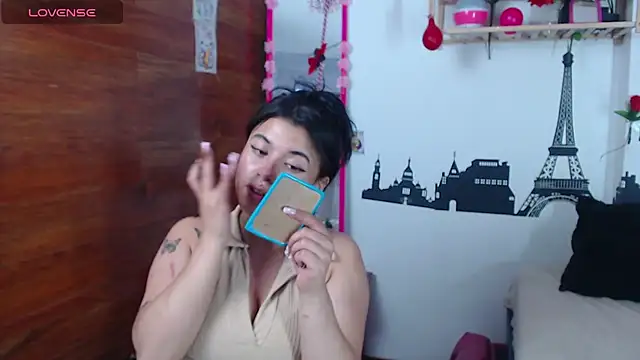 petite coral online show from 03-11-26, 12:48