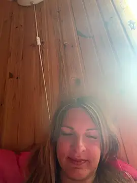 Snapshot of kinkysarahx chatting on 07-19-26, 08:45 kinkysarahx online show from 07-19-26, 08:45