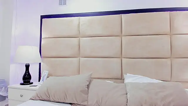 AnnyeWatson online show from 10-21-25, 12:48