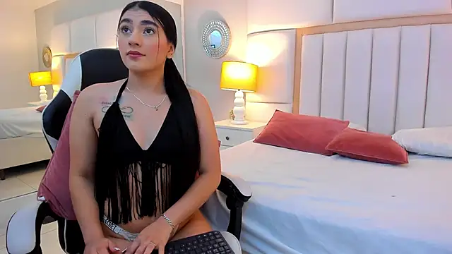 AnnyeWatson online show from 01-13-26, 01:48