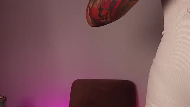 lara bombshelll online show from 01-15-26, 10:35