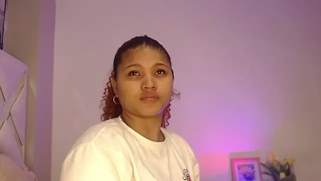 Snapshot of miel_alisha chatting on 07-07-26, 12:52 miel alisha online show from 07-07-26, 12:52
