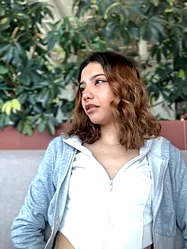 MiaaCute- online show from 10-18-25, 07:49