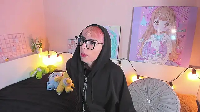 Strawberry Kitty  online show from 11-08-25, 03:43