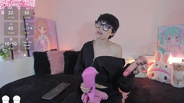 Strawberry Kitty  online show from 01-11-26, 03:57