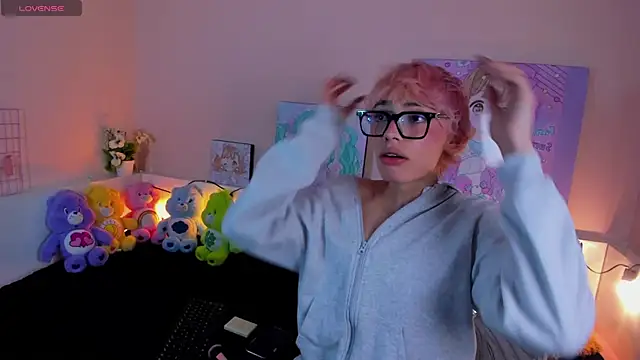 Strawberry Kitty  online show from 10-21-25, 09:36