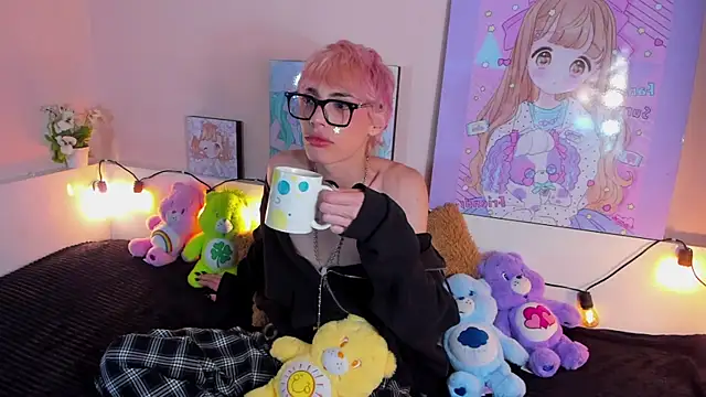 Strawberry Kitty  online show from 10-26-25, 03:51