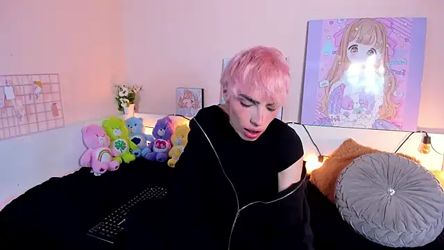 Strawberry Kitty  online show from 10-20-25, 04:03