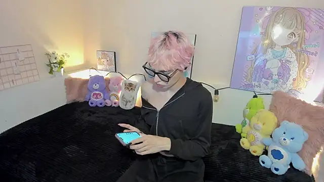 Strawberry Kitty  online show from 11-20-25, 11:03