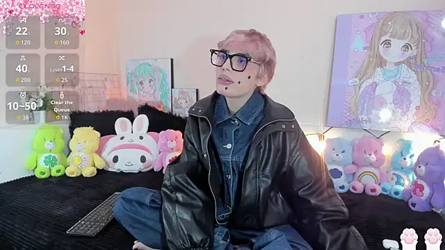 Strawberry Kitty  online show from 12-22-25, 03:50