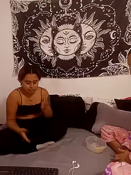 Snapshot of emily_n_abby chatting on 03-04-26, 01:52 emily n abby online show from 03-04-26, 01:52