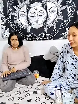 emily n abby online show from 06-15-26, 03:34