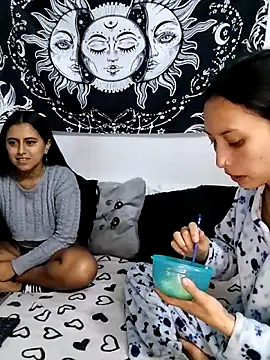 emily n abby online show from 06-01-26, 01:33