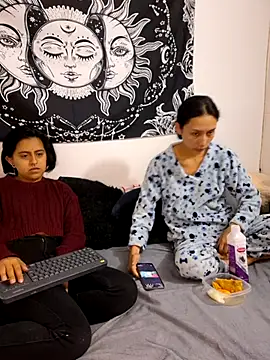 emily n abby online show from 07-06-26, 02:02