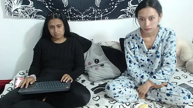 emily n abby online show from 05-08-26, 10:41