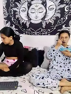 emily n abby online show from 04-28-26, 01:15