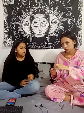 Snapshot of emily_n_abby chatting on 03-20-26, 01:34 emily n abby online show from 03-20-26, 01:34