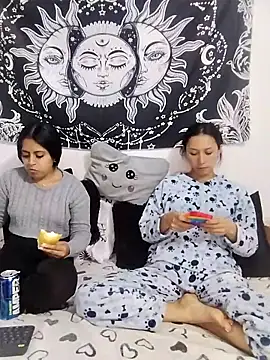 emily n abby online show from 04-27-26, 01:53