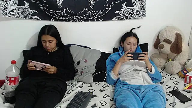 emily n abby online show from 05-21-26, 01:47