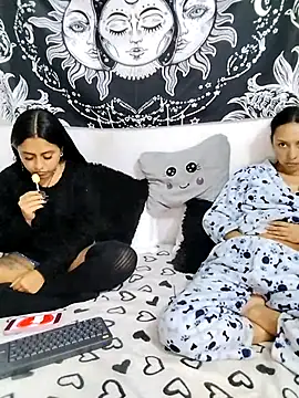 emily n abby online show from 05-19-26, 01:40