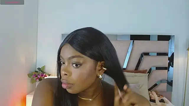 Maiacharris  online show from 12-17-25, 07:30