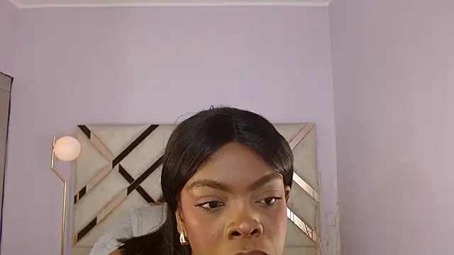 Snapshot of Maiacharris_ chatting on 06-23-26, 12:14 Maiacharris online show from 06-23-26, 12:14