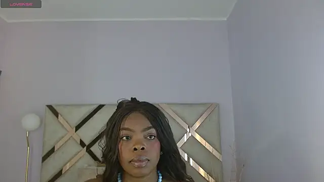 Snapshot of Maiacharris_ chatting on 07-01-26, 12:16 Maiacharris online show from 07-01-26, 12:16
