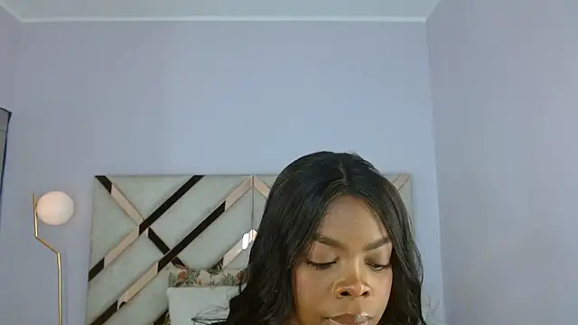 Snapshot of Maiacharris_ chatting on 06-14-26, 01:12 Maiacharris online show from 06-14-26, 01:12