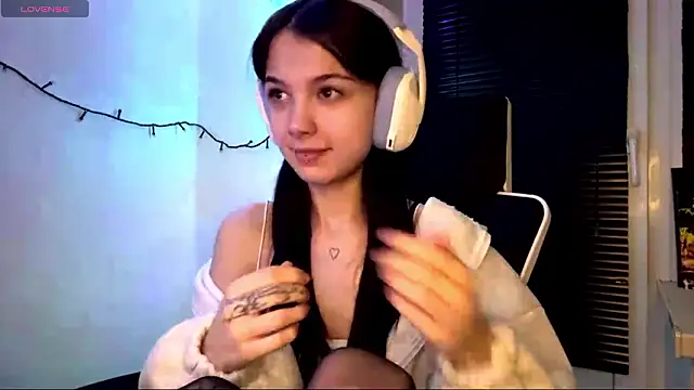 HanaMantanaDell online show from 03-11-26, 05:51