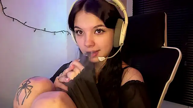 HanaMantanaDell online show from 02-10-26, 05:23