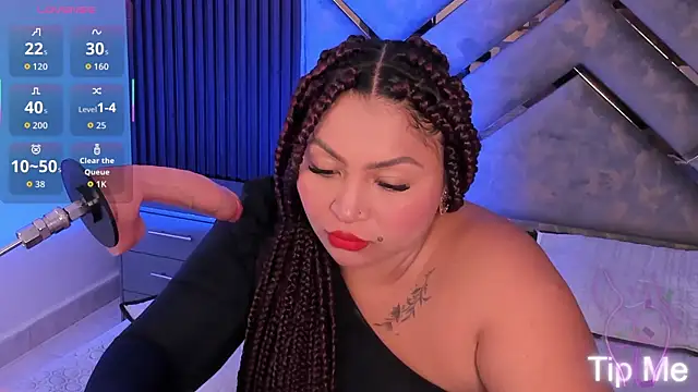 Halleyrosse online show from 11-25-25, 04:13