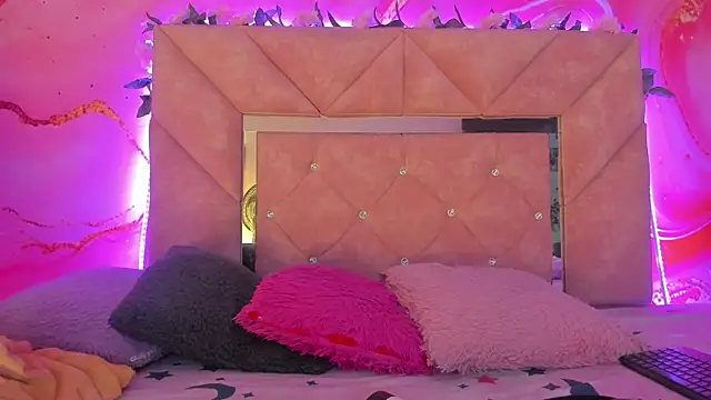 mia  blaze   online show from 01-12-26, 03:02