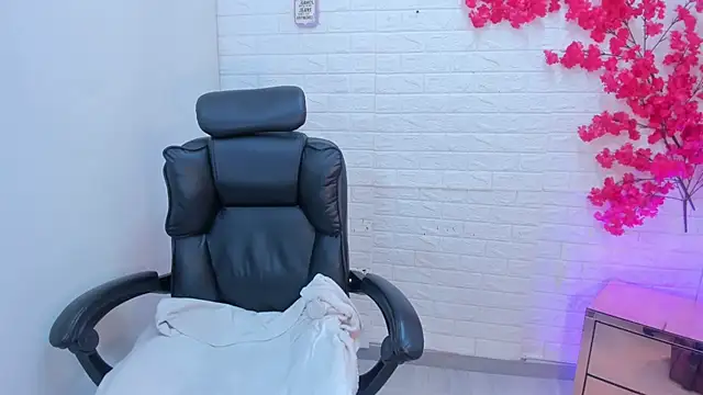 talialadyx online show from 03-25-26, 03:00