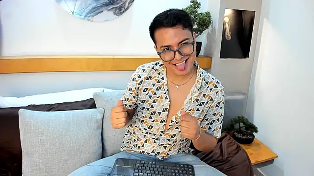 JohnBelRose online show from 11-18-25, 07:17