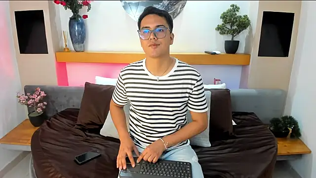 JohnBelRose online show from 12-19-25, 06:43