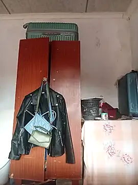 Roronae online show from 11-22-25, 05:17