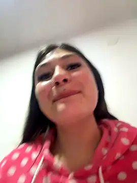 Snapshot of AngieG14_ chatting on 10-18-25, 04:31 AngieG14  online show from 10-18-25, 04:31