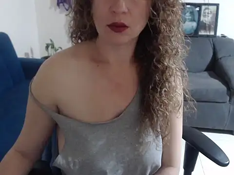 Snapshot of scarletardiente03 chatting on 10-27-25, 12:28 scarletardiente03 online show from 10-27-25, 12:28
