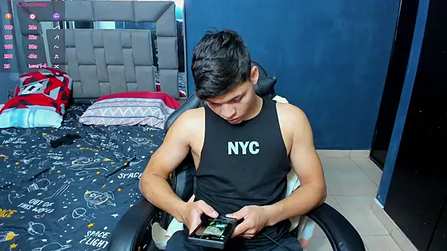 Snapshot of baby_david_03 chatting on 02-18-26, 04:54 baby david 03 online show from 02-18-26, 04:54