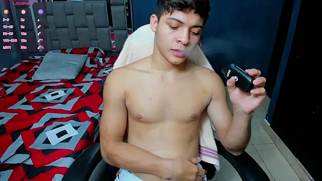 Snapshot of baby_david_03 chatting on 02-08-26, 05:05 baby david 03 online show from 02-08-26, 05:05