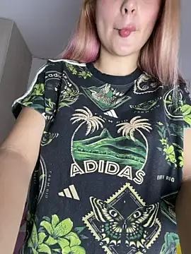 Snapshot of _Alicee_1 chatting on 02-10-26, 12:09 Alicee 1 online show from 02-10-26, 12:09