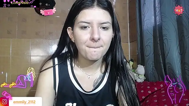 Snapshot of emily_Moon_1 chatting on 10-22-25, 03:11 emily Moon 1 online show from 10-22-25, 03:11