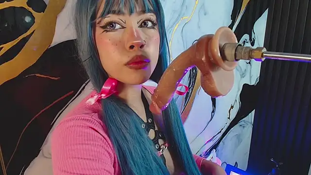 sophiie18 online show from 11-18-25, 10:24