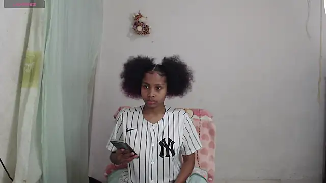 Snapshot of kataleya2021 chatting on 10-19-25, 12:35 kataleya2021 online show from 10-19-25, 12:35