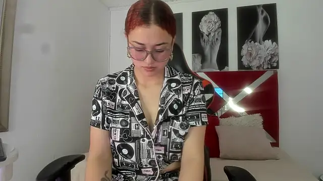 Snapshot of Adara_velvet chatting on 10-23-25, 03:05 Adara velvet online show from 10-23-25, 03:05