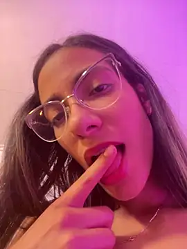 Snapshot of elegant__rouse chatting on 02-03-26, 02:53 elegant rouse online show from 02-03-26, 02:53